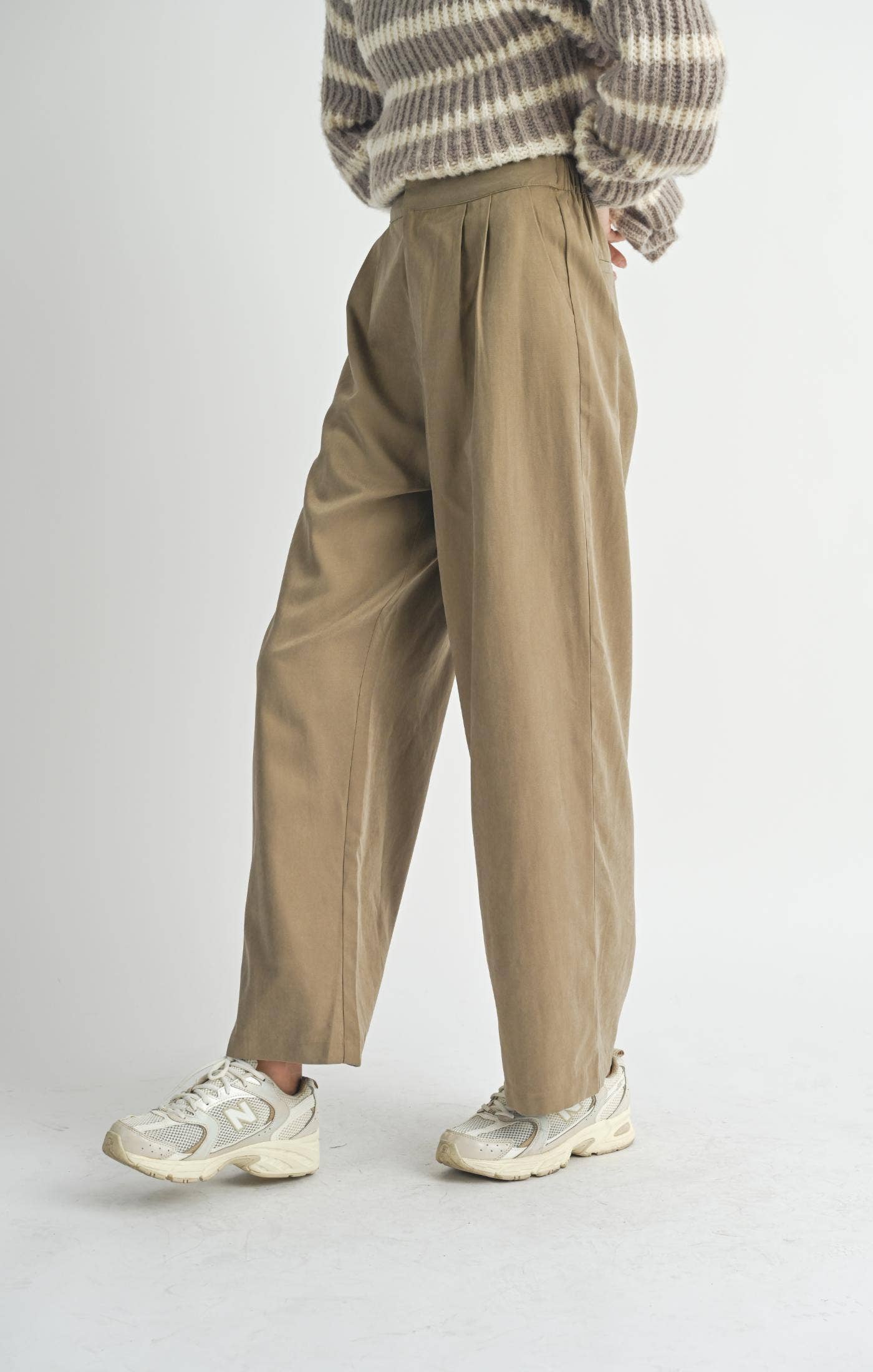 Olive Groves Front Pleat Trousers: OLIVE
