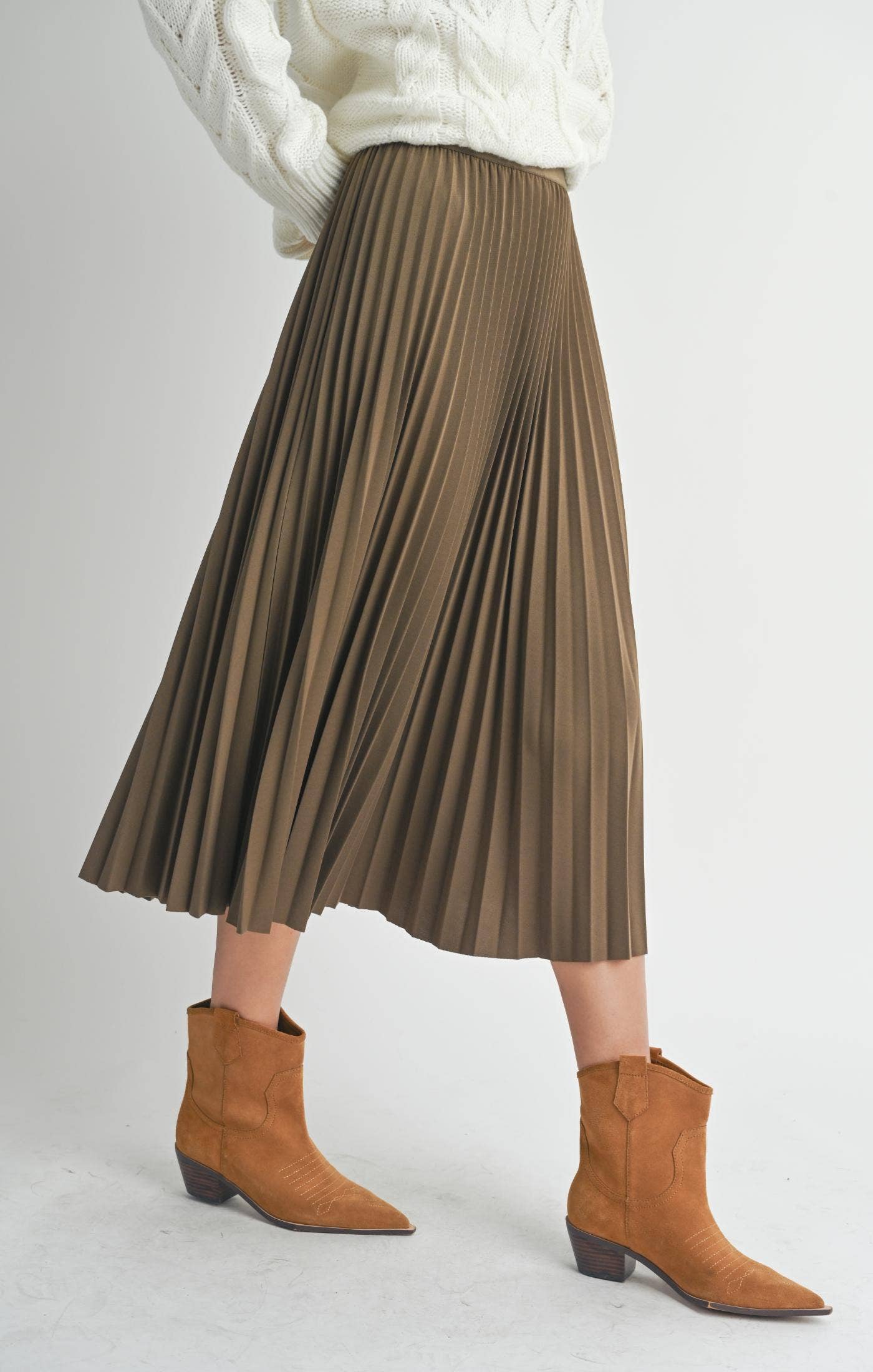 Full Of Charm Pleated Midi Skirt: BROWN