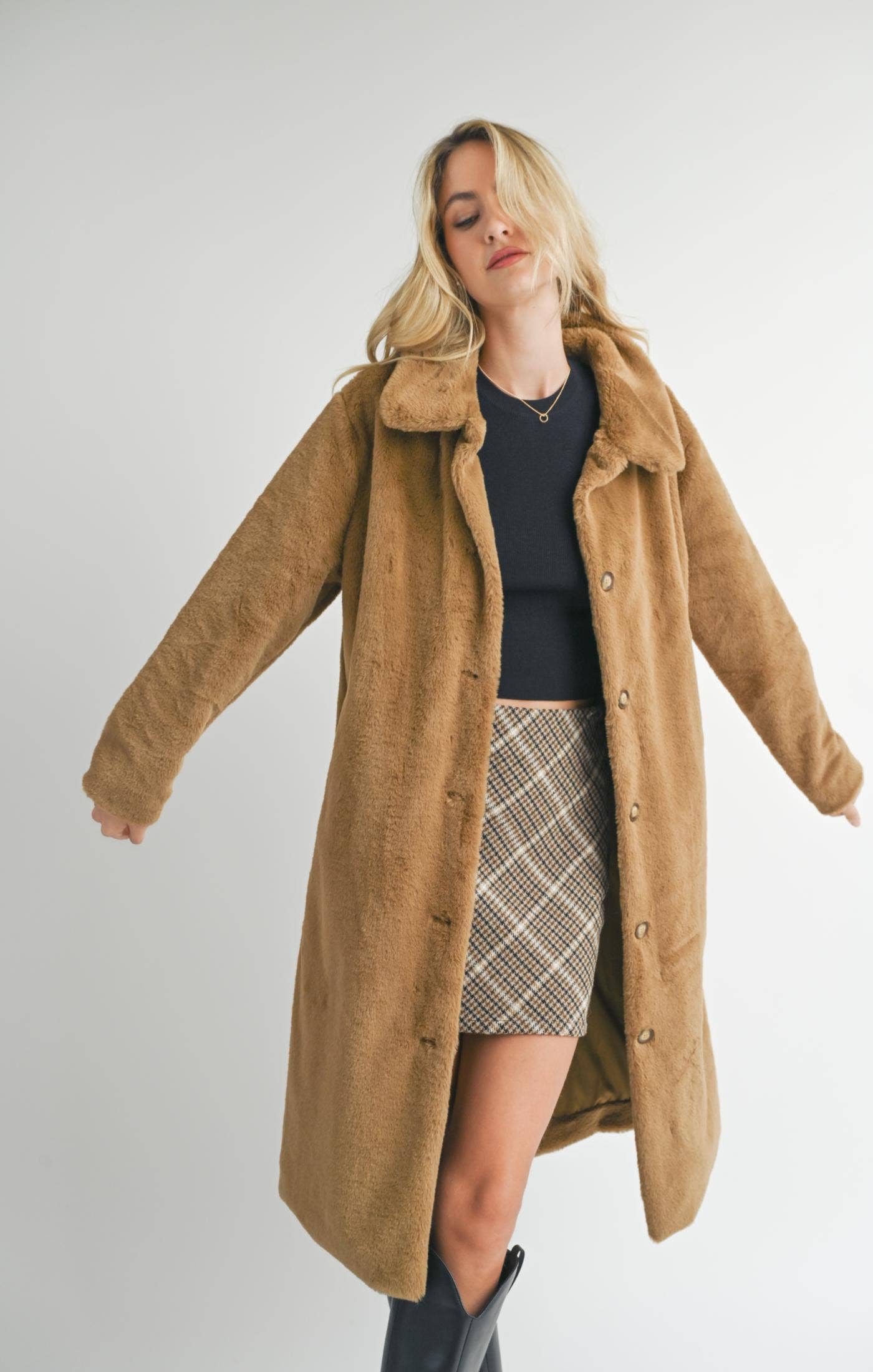 Eden Faux Fur Buttoned Long Coat: TEDDY BEAR