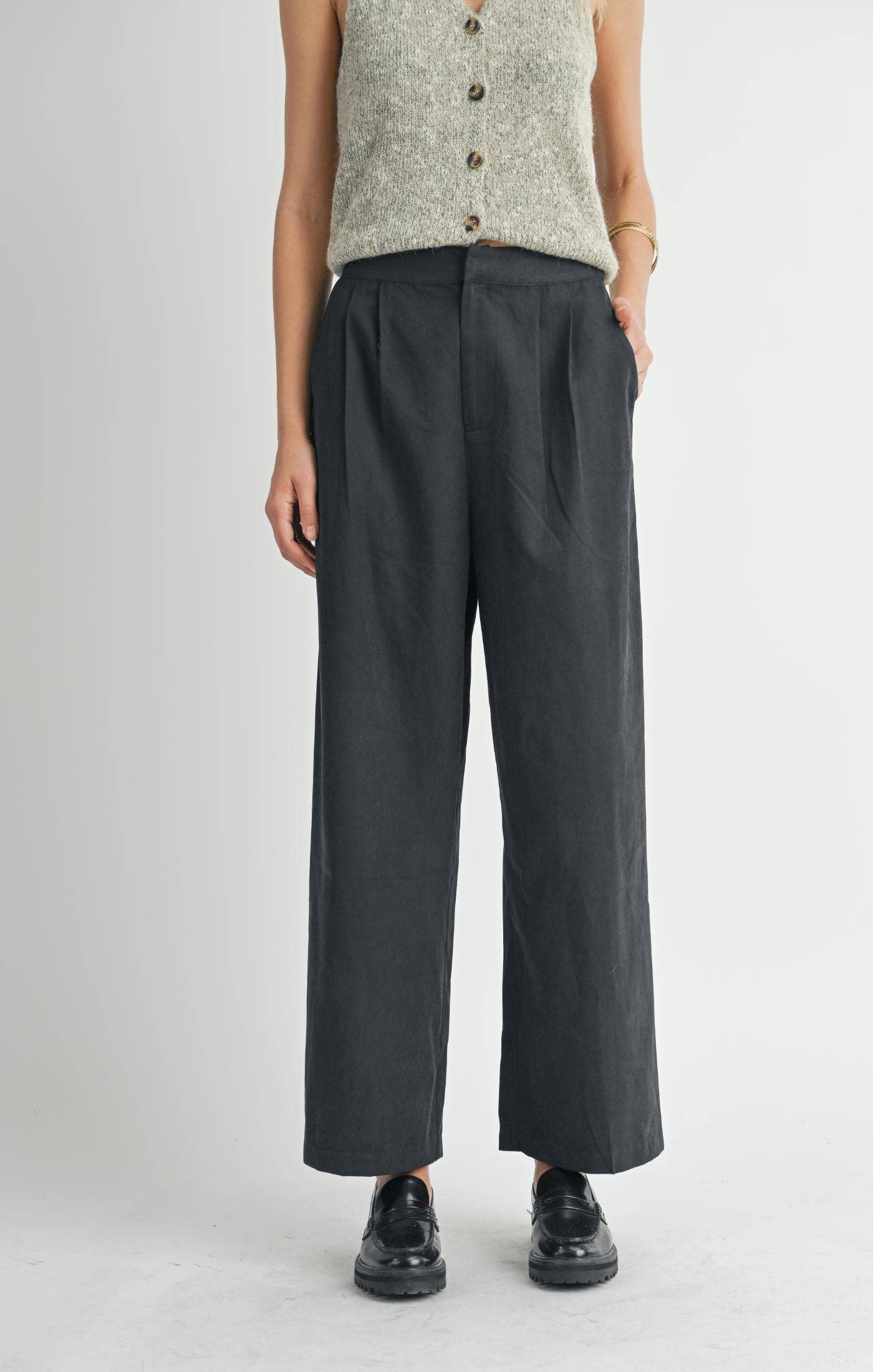 Olive Groves Front Pleat Trousers: BLACK