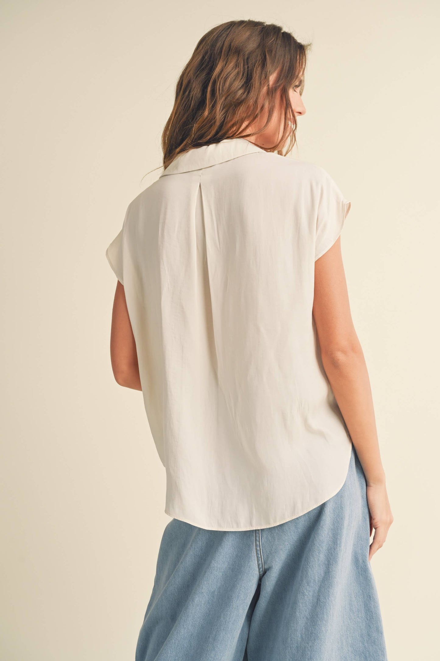 BUTTON DOWN CAP SLEEVE SHIRT