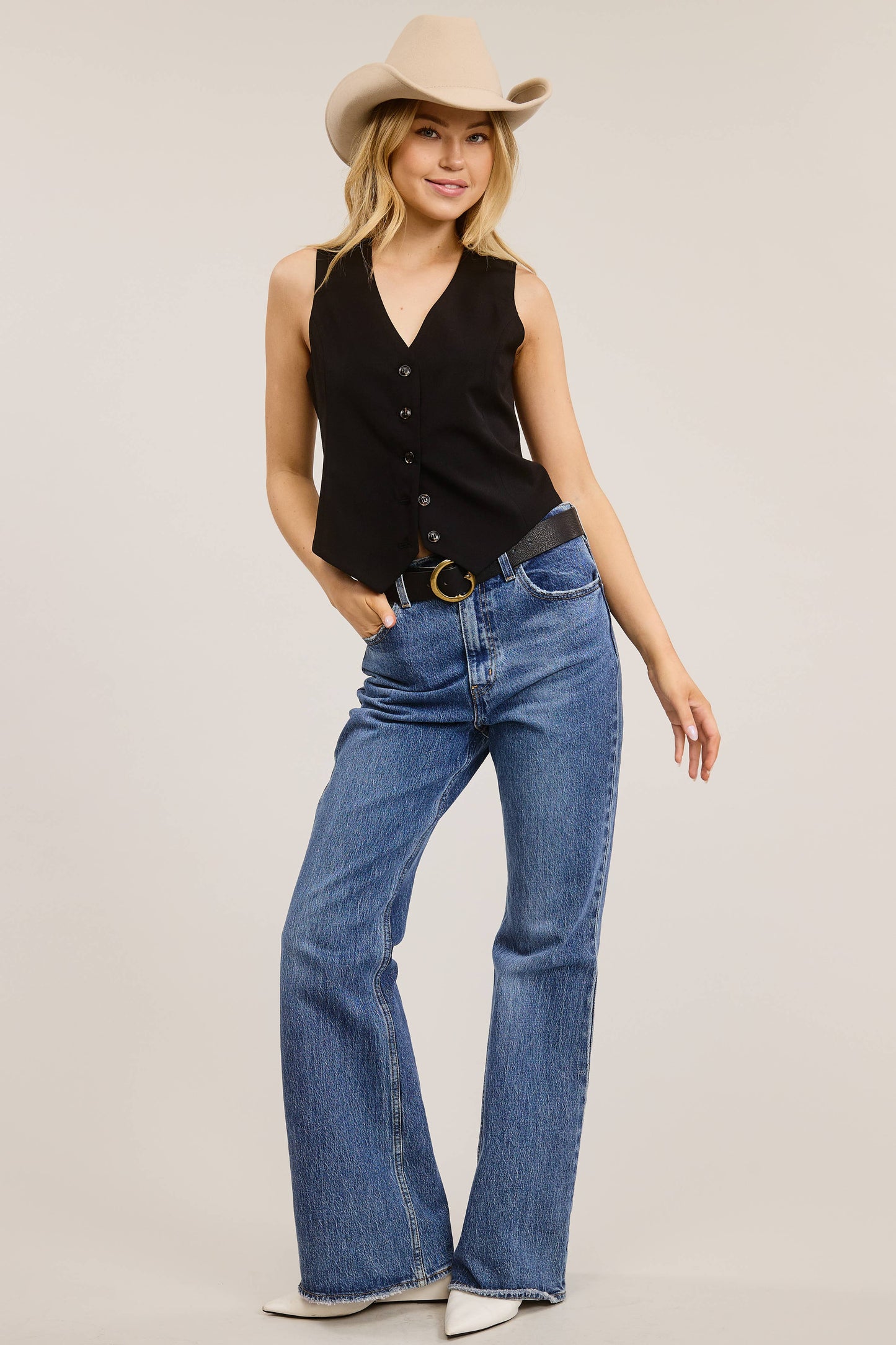 SLEEVELESS VEST TOP WITH V NECK AND BUTTON CLOSURE