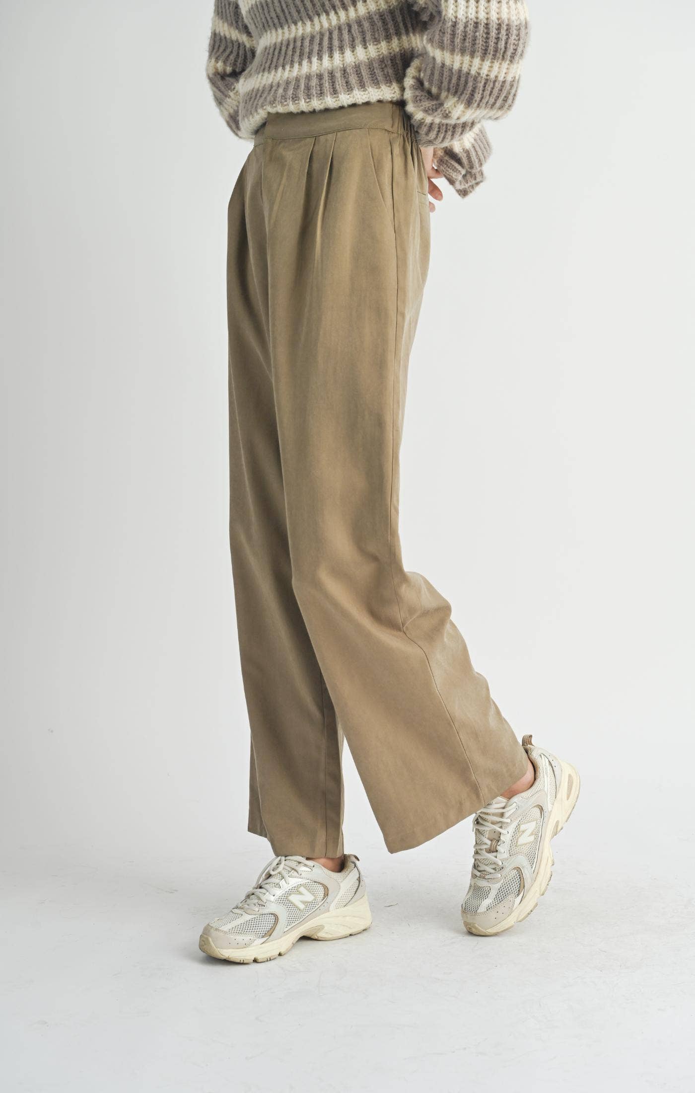 Olive Groves Front Pleat Trousers: OLIVE