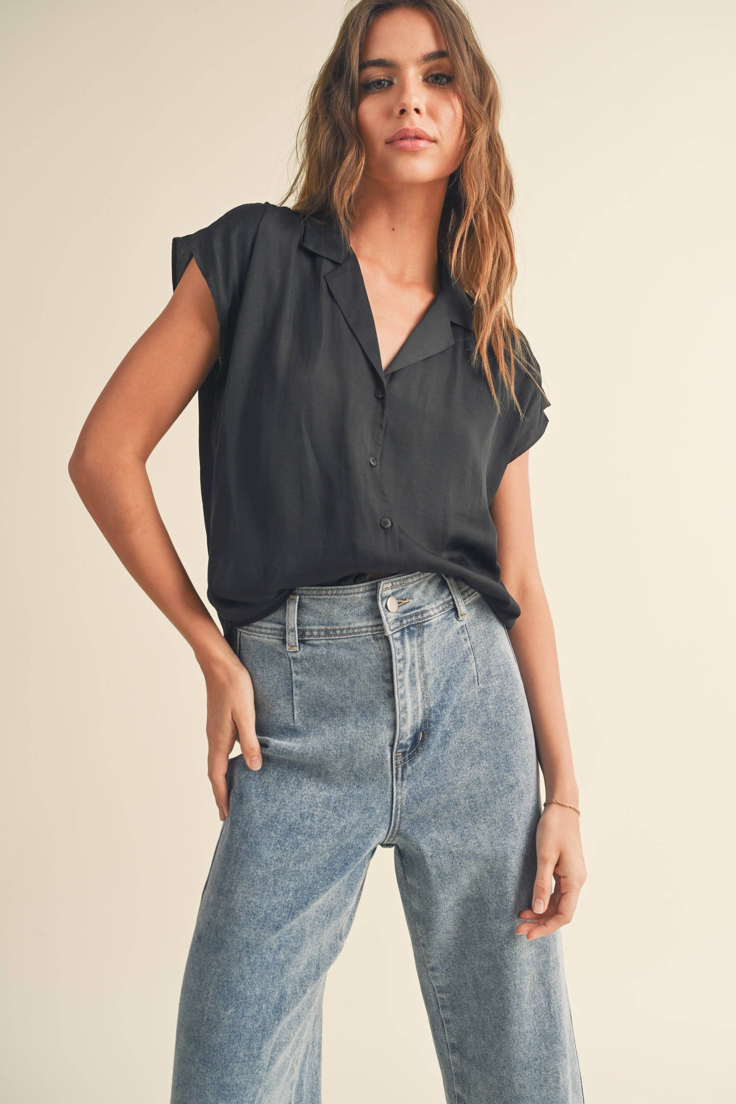 BUTTON DOWN CAP SLEEVE SHIRT